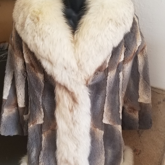** Muskrat Jacket w/ Fox Collar - Picture 1 of 2